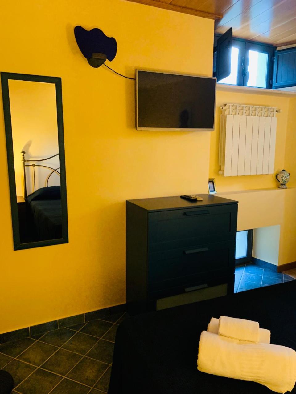 Amartia Apartments Taormina Bagian luar foto